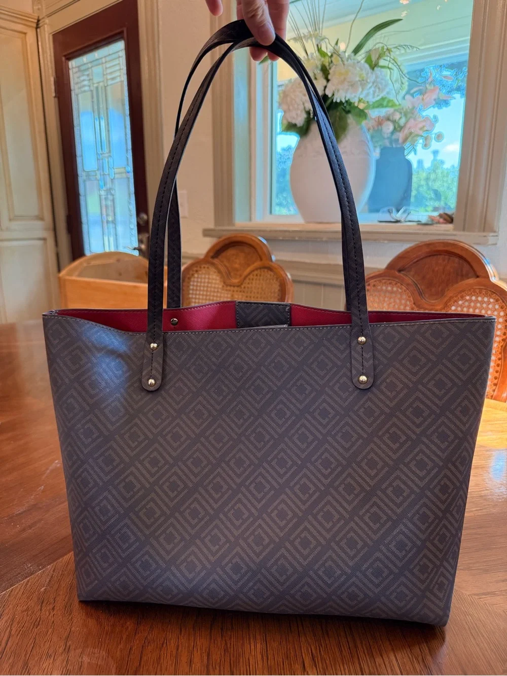 Liz Claiborne spacious tote